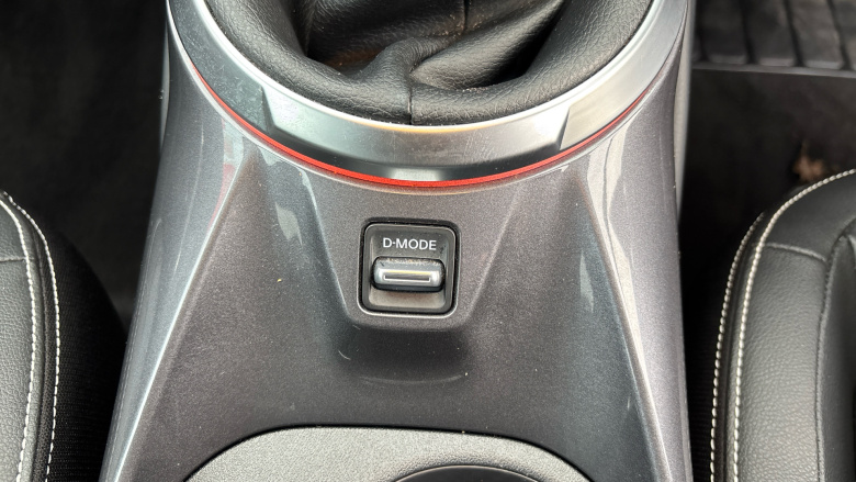 Nissan Juke 1.0 DiG-T 114 Tekna 5dr Petrol Hatchback